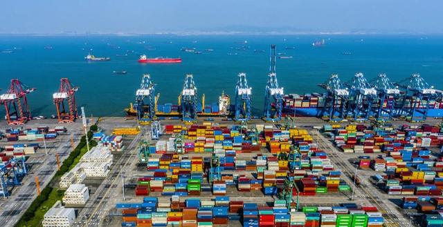 广州港集团服务新发展格局不停歇今年首条散粮业务航线开通
