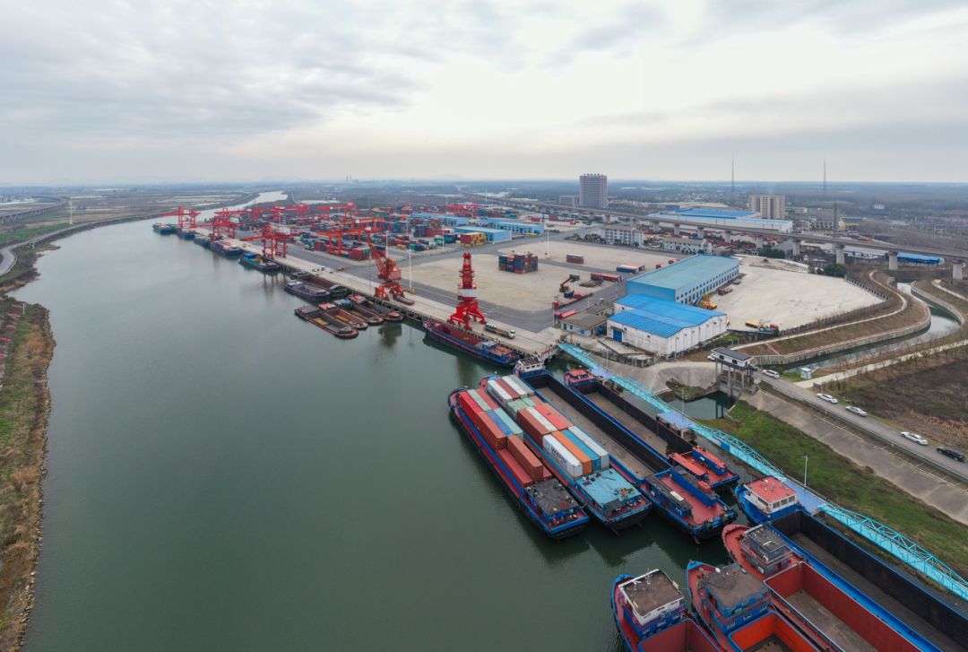 合肥港国际集装箱码头图片